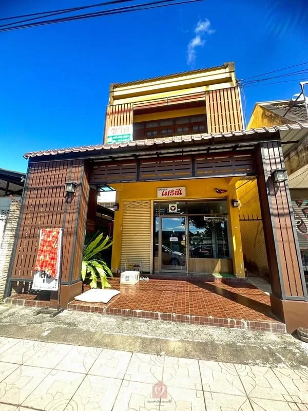 ขายด่วน อาคารพาณิชย์ 2 ชั้น ถนนสันโค้งน้อย ใจกลางเชียงราย